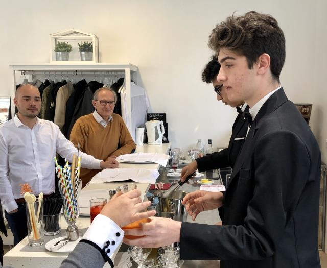 Bacs pro Commercialisation et service en restauration (prix mise en place des tables et préparation cocktail)