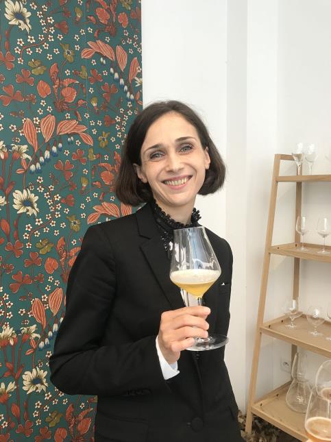 Julia Scavo, meilleur sommelier de Roumanie 2018, anime une dégustation de bières dans la gamme Beer Premium de Chef&Sommelier.