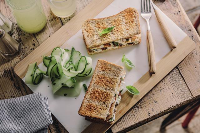 Pour accompagner, même un sandwich, place à la « naturalité », au produit brut, frais et de saison.
