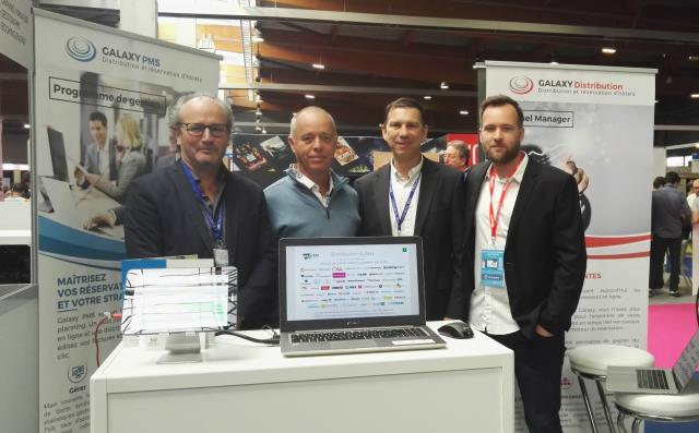 De gauche à droite : Pascal Mace, cofondateur, Didric Mestdagh, cofondateur, Olivier Dollinger, formateur, et Arno Mestdagh, co-fondateur de Galaxy Hotels, présents sur le salon Food Hotel Tech 2019