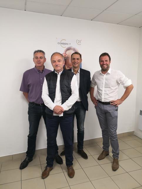 André Rodriguez (1er plan), responsable Fonds de Commerce de Century 21 Ouest Commerces et son équipe