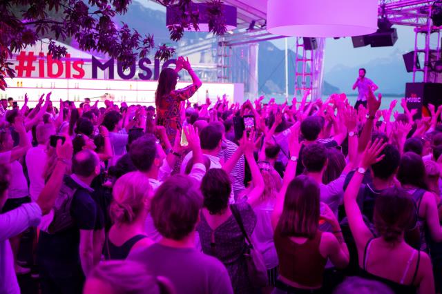 ibis lance un vaste programme autour de la musique, concerts à la clé.