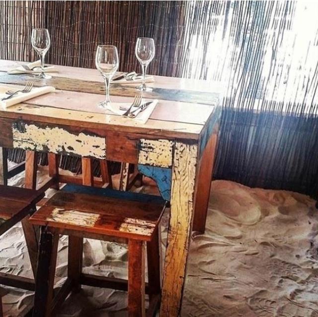 Le coco de mer, ambiance estivale, les pieds dans le sable à Paris.