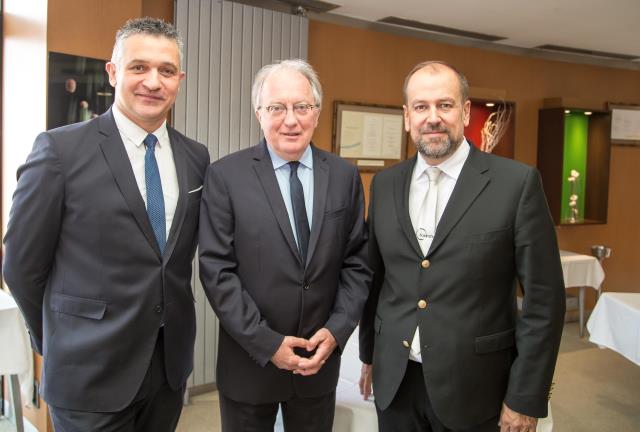 Laurent Bigourie, chef des travaux, Jacques Mordret et Damien Mazaudoux prêts à accueillir la première promotion de cette formation de serveurs