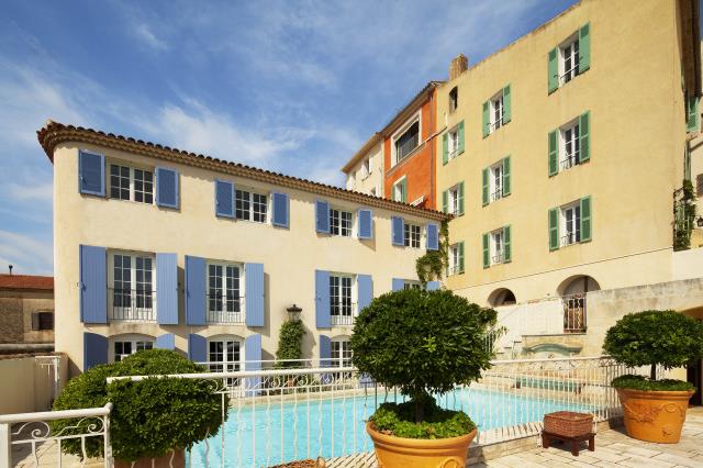 L'Hostellerie Bérard est installée à La Cadière-d'Azur depuis 50 ans et n'a eu de cesse de s'agrandir et de se renouveler au fil des ans.