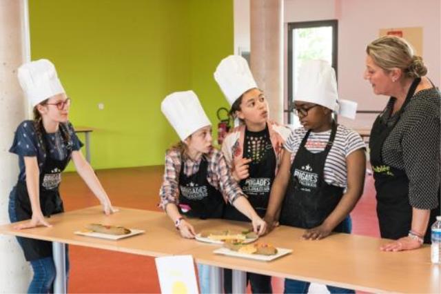 La Tablée des chefs a pour mission de nourrir les familles dans le besoin et de développer l'éducation culinaire des jeunes.