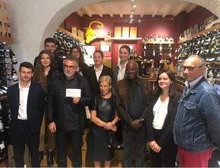 Remise du chèque à l'association 'Opticien sans frontière'