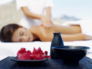 Un spa se définit surtout par la main du praticien qui dispense le soin, le contact humain, l'attention.