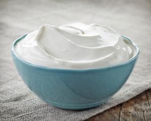 La crème fraîche apporte en moyenne 30 % de matières grasses, contre 82 % pour le beurre et 100 %...