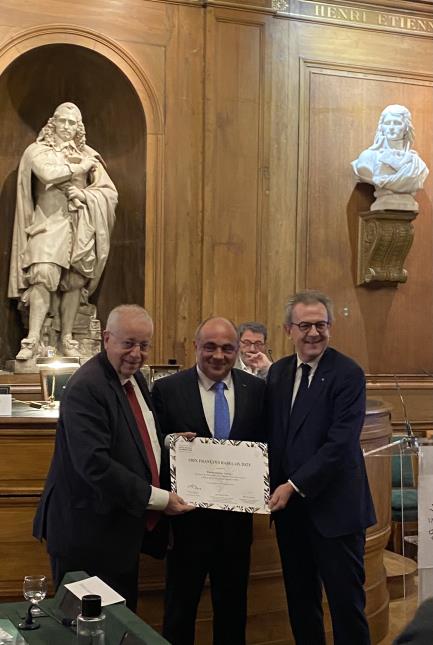 Jean-Robert Pitte, secrétaire perpétuel honoraire de l’académie de sciences morales et politiques, président de la fondation européenne pour le patrimoine alimentaire, Dominique Anract et Laurent Gardinier, président des Relais & Châteaux.