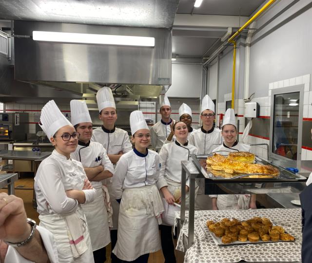 Les brigades de cuisine du lycée Friant