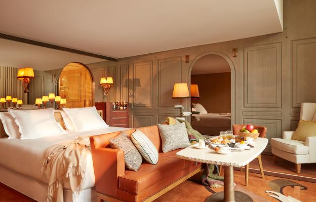 Une chambre du Mondrian Bordeaux les Carmes, designée par Philippe Starck.