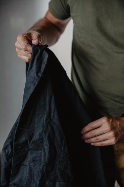 Les uniformes proviennent de fibres de lin recyclées.