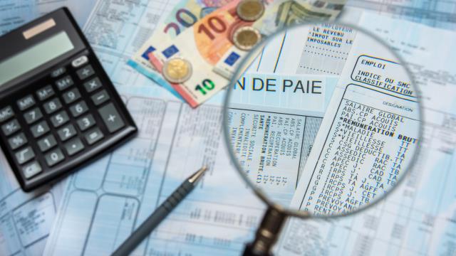 Un employeur ne peut déduire une somme d’argent sur le bulletin de paie du salariés en raison d'une faute commise par ce dernier.