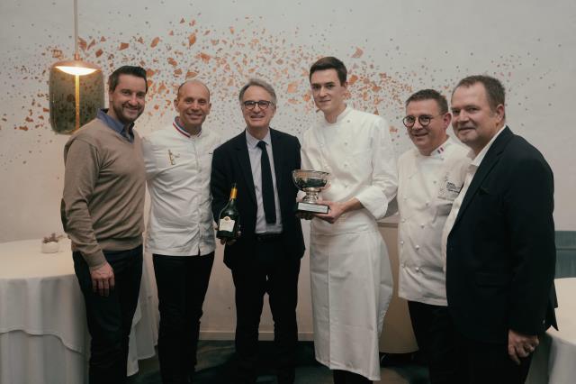 Philippe Mille, Davy Tissot, Jean-Pierre Redont, Arthur Debray, Yoann Chapuis et Eric Pras au restaurant L'Ecrin à Tournus lors de la remise du prix et du diplôme Le Taittinger France.