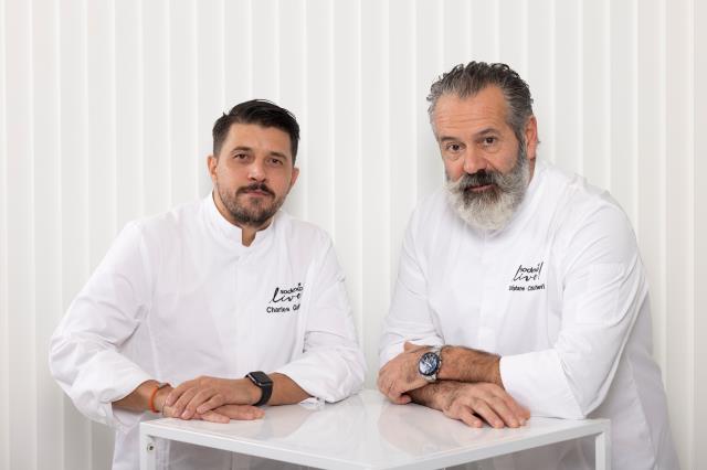A gauche, Charles Guilloy, chef délégué sur le village des athlètes et Stéphane Chicheri, à droite, chef exécutif de Sodexo Live!.