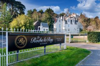 Sept ans après avoir acheté le restaurant La Roche Le Roy, à Tours, le chef Maximilien Bridier...