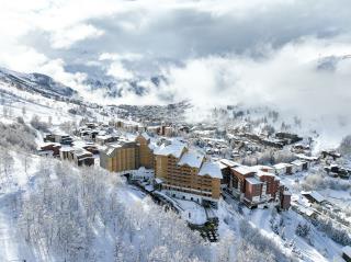 Le Belambra Les Crêtes, aux Deux-Alpes, propose 244 chambres et un confort premium.