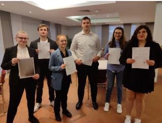 Remise des Europass aux BTS MHR du lycée de Pradès