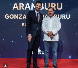 Gwendal Poullennec, Directeur international du Guide Michelin, et Gonzalo Aramburu,...