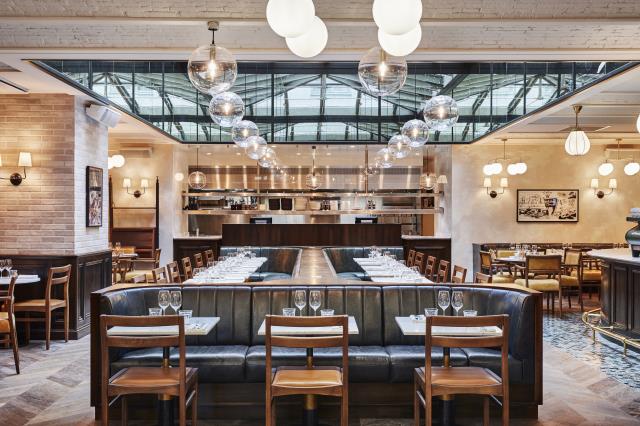 La salle du restaurant Le Rivié, The Hoxton, Paris IIe