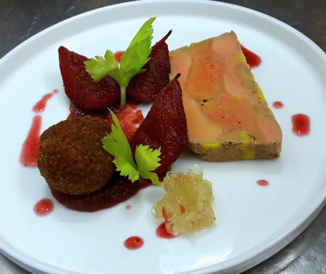 Foie gras et cromesquis de cuisse confite de canard