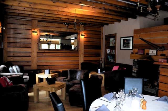 L'actuel salon va être déplacé vers la terrasse pour élargir la salle du restaurant.