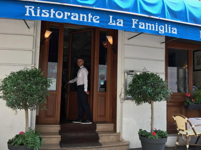 La Famiglia est un restaurant en vogue dans l'ouest parisien
