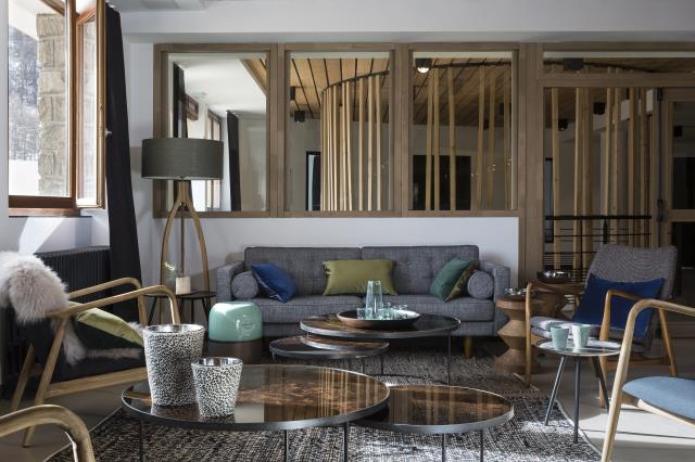 L'établissement a été revisité dans l'esprit d'un chalet contemporain.