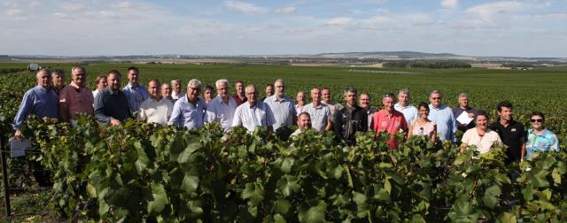 Les sommeliers formateurs sont allés à la rencontre des vignerons à quelques jours du début des vendanges.