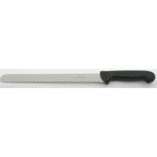 Le couteau à génoise ou à entremets, très utile pour découper les pâtisseries...