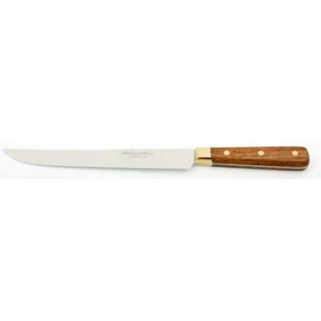 Le couteau à découper, dit tranche-lard, est idéal pour les rôtis, jambons, volailles ou gigots. Il dispose d'une lame assez longue, fine et légèrement courbée pour la découpe. Ce couteau permet de trancher régulièrement et sans déchirer la viande.