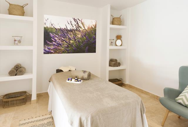 L'une des nouvelles cabine de soins du spa L'Occitane au Vieux Castillon.