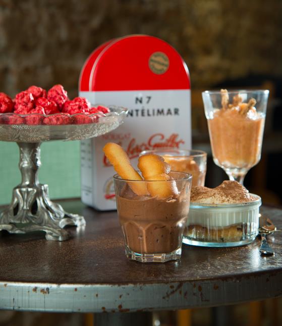 Diversité de contenants pour les desserts du P'tit Peintre, à Lyon (6e).