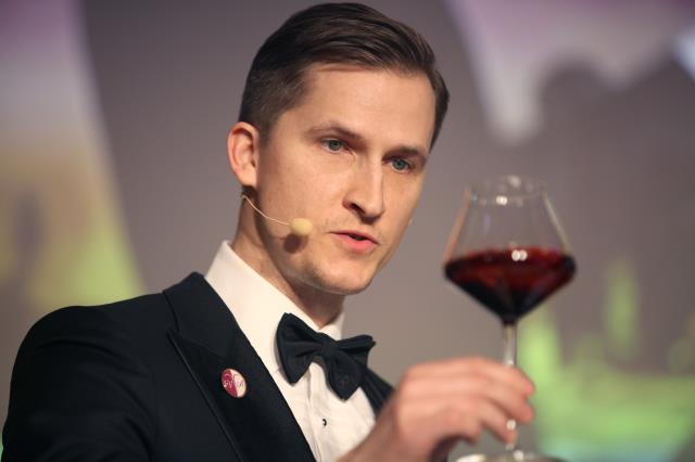 Raimonds Tomsons a réalisé une finale presque parfaite et remporté le 14e concours du Meilleur sommelier d'Europe.