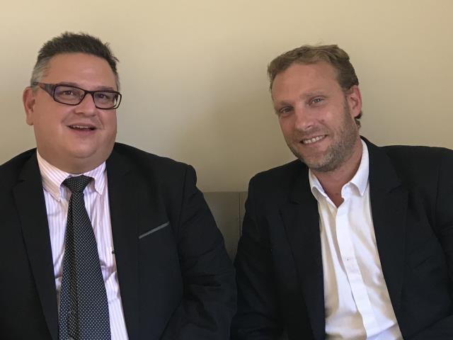 De gauche à droite : Lionel Tarrius, partner du cabinet Human Wealth, et Nicolas Page, directeur associé.