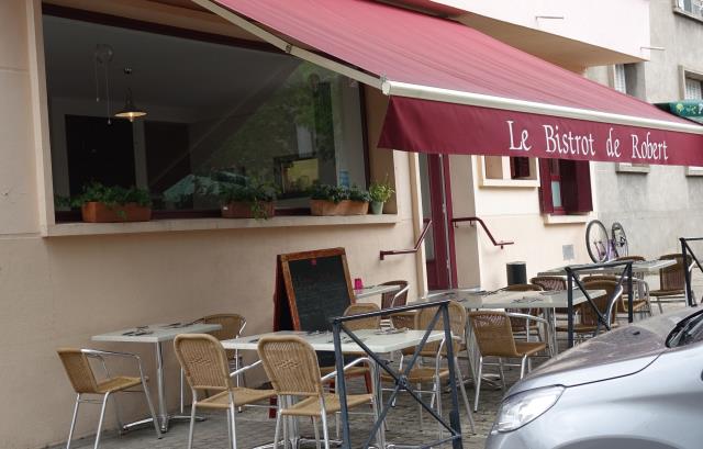 Petite terrasse, en toute simplicité.