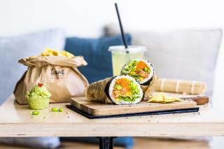 Fuumi a revu et corrigé le concept californien de sushi-burrito.