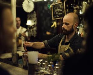 Les cocktails américains de la prohibition vont côtoyer les bières artisanales parisiennes.