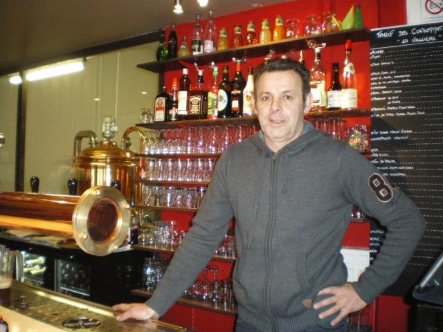 Jean-Marie Ramboz, l'un des associés, fabriquent des bières maltées assez typées mais accessibles à tous.