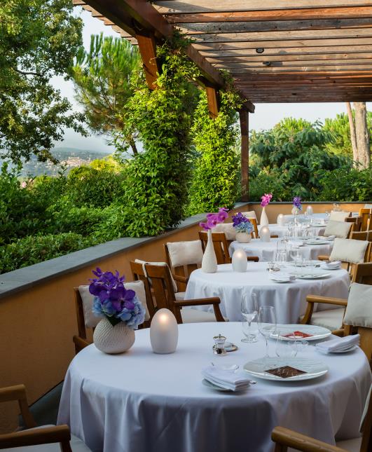 Ouvert uniEn étant ouvert uniquement le soir, Philippe Jourdin peut se consacrer pleinement au Faventia, la table gastronomique de l'établissement.