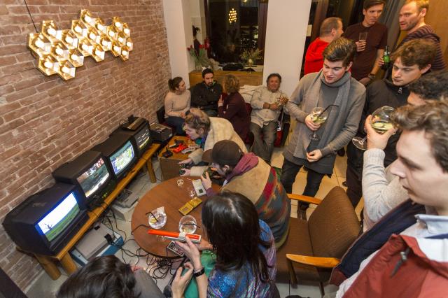 Des soirées spéciales sont organisées pour les fans de jeux vidéo.