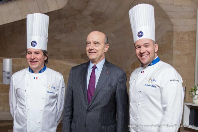 Alain Juppé, maire de Bordeaux, a accueilli les membres d'Euro-Toques à l'Hôtel de Ville.