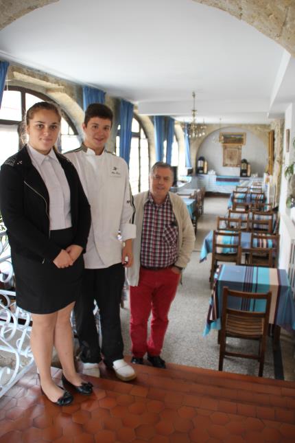 Tania Lancelot, en bac pro service, et Allan Ducos, en bac pro cuisine, sont tous les deux apprentis à L'Hôtel des Thermes.