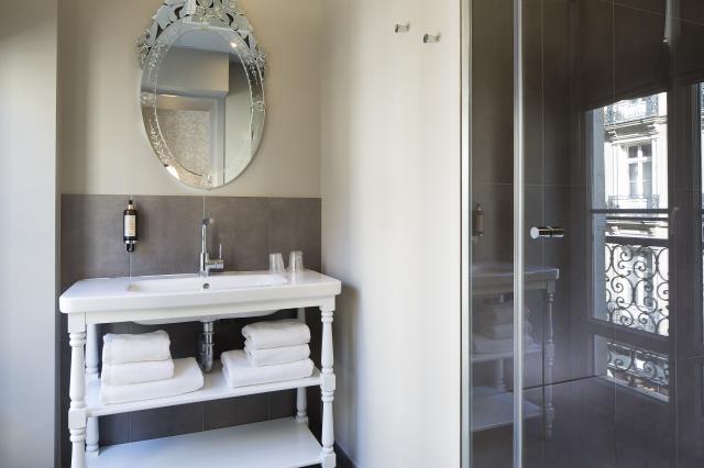 Une salle de bain.