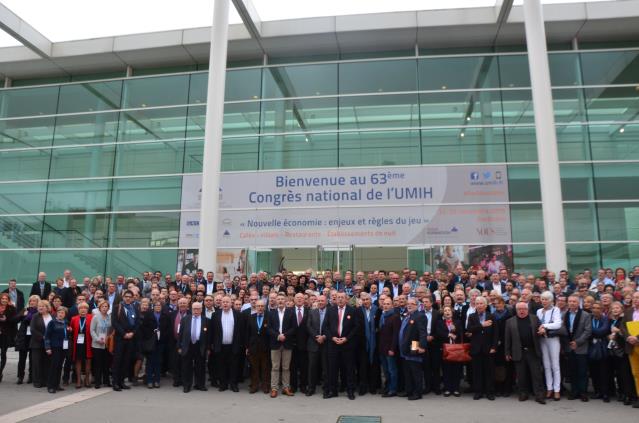 Les congressistes ont chanté la semaine dernière la Marseillaise devant le palais des Congrès de Bordeaux.
