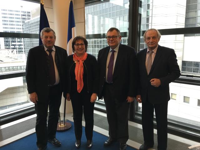 De g à d : Roland Héguy, Martine Pinville, Michel Morin et Jacques Barré.