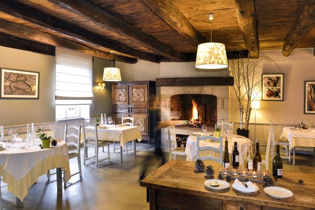 La salle d'une auberge où l'on se sent bien