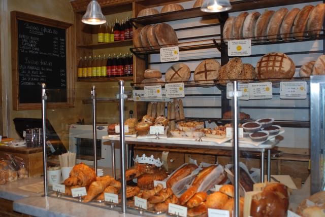 Le Pain Quotidien possède 175 magasins dans le monde dans 17 pays différents. En France, il existe une dizaine de boutiques