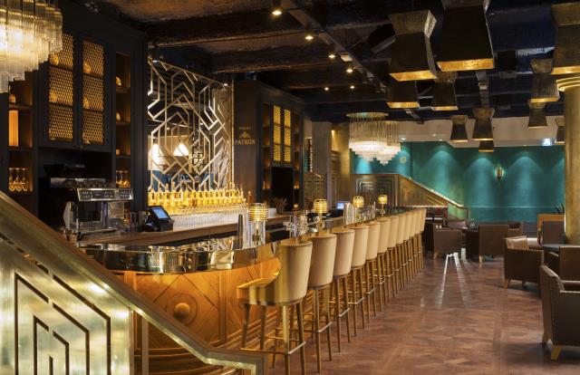 Côté bar, 50 places et des cocktails au pisco.